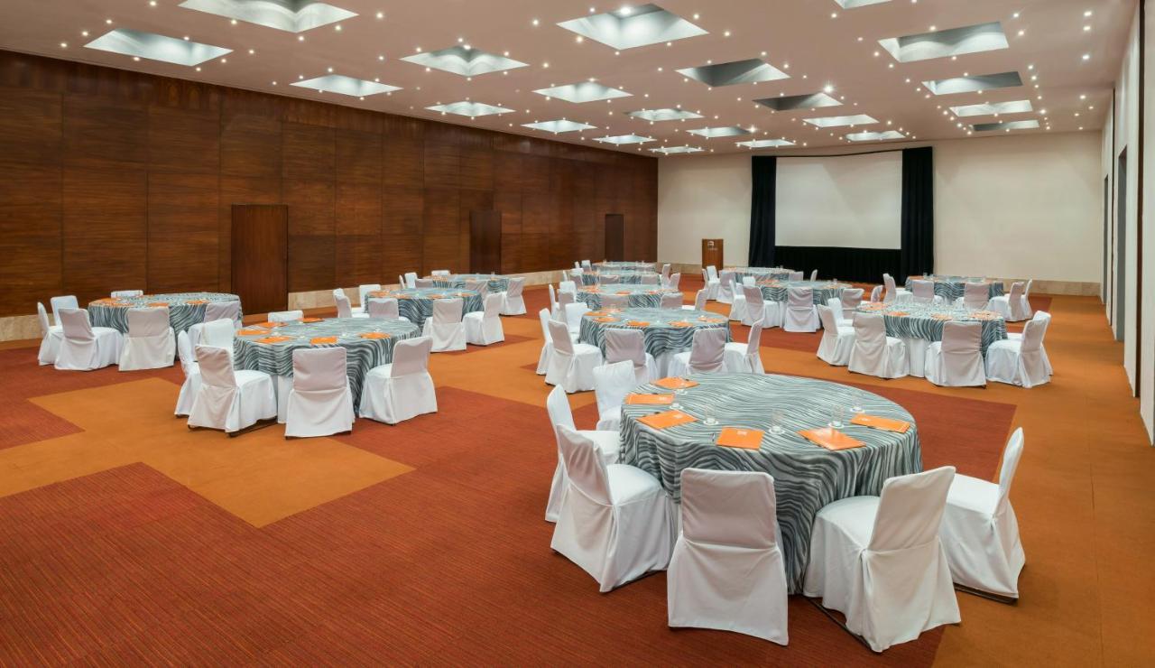 Real Inn Guadalajara Expo Kültér fotó