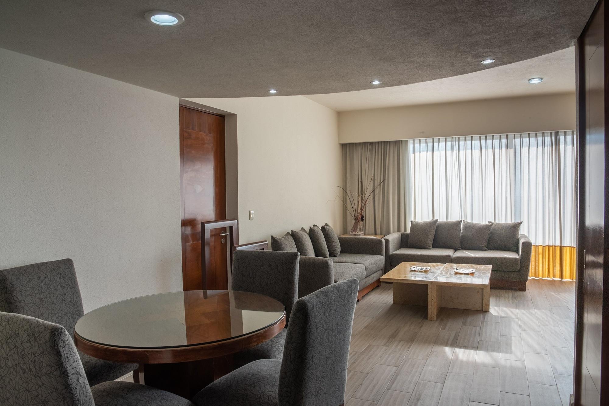 Real Inn Guadalajara Expo Kültér fotó
